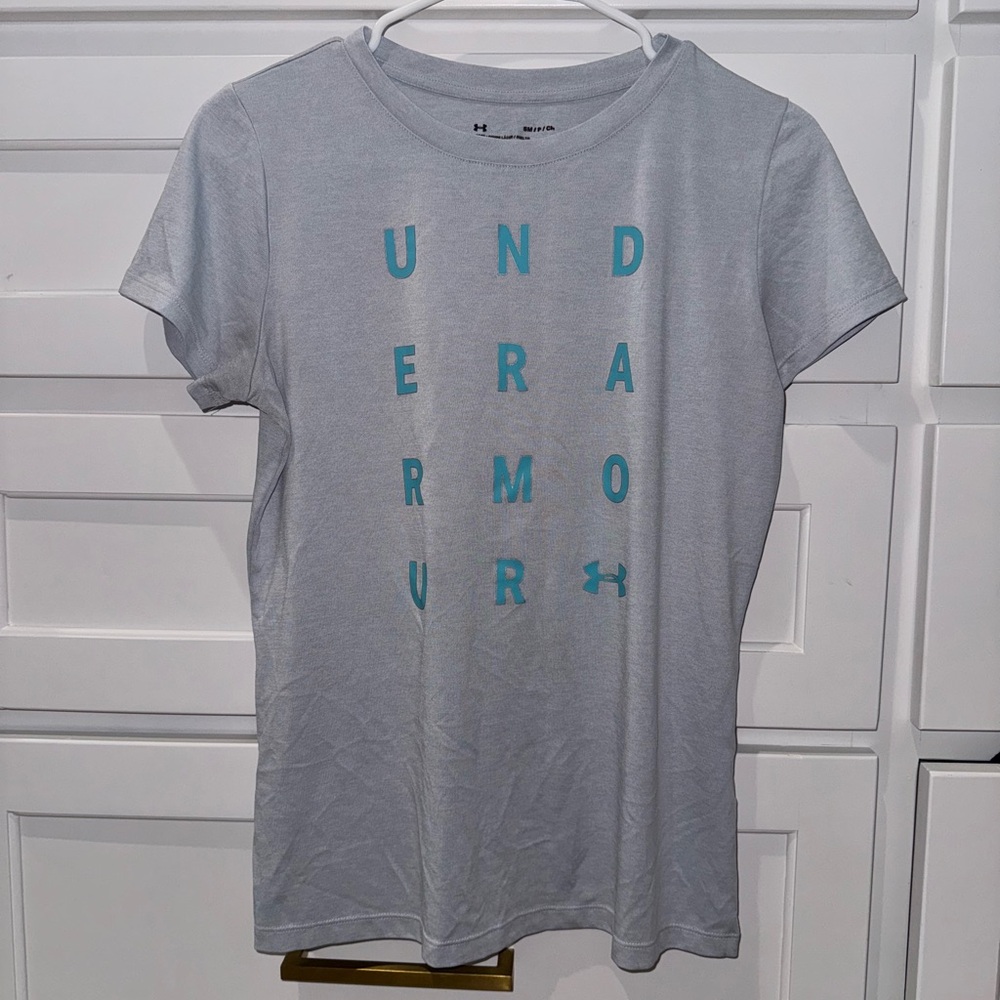 UA heat gear shirt size Small